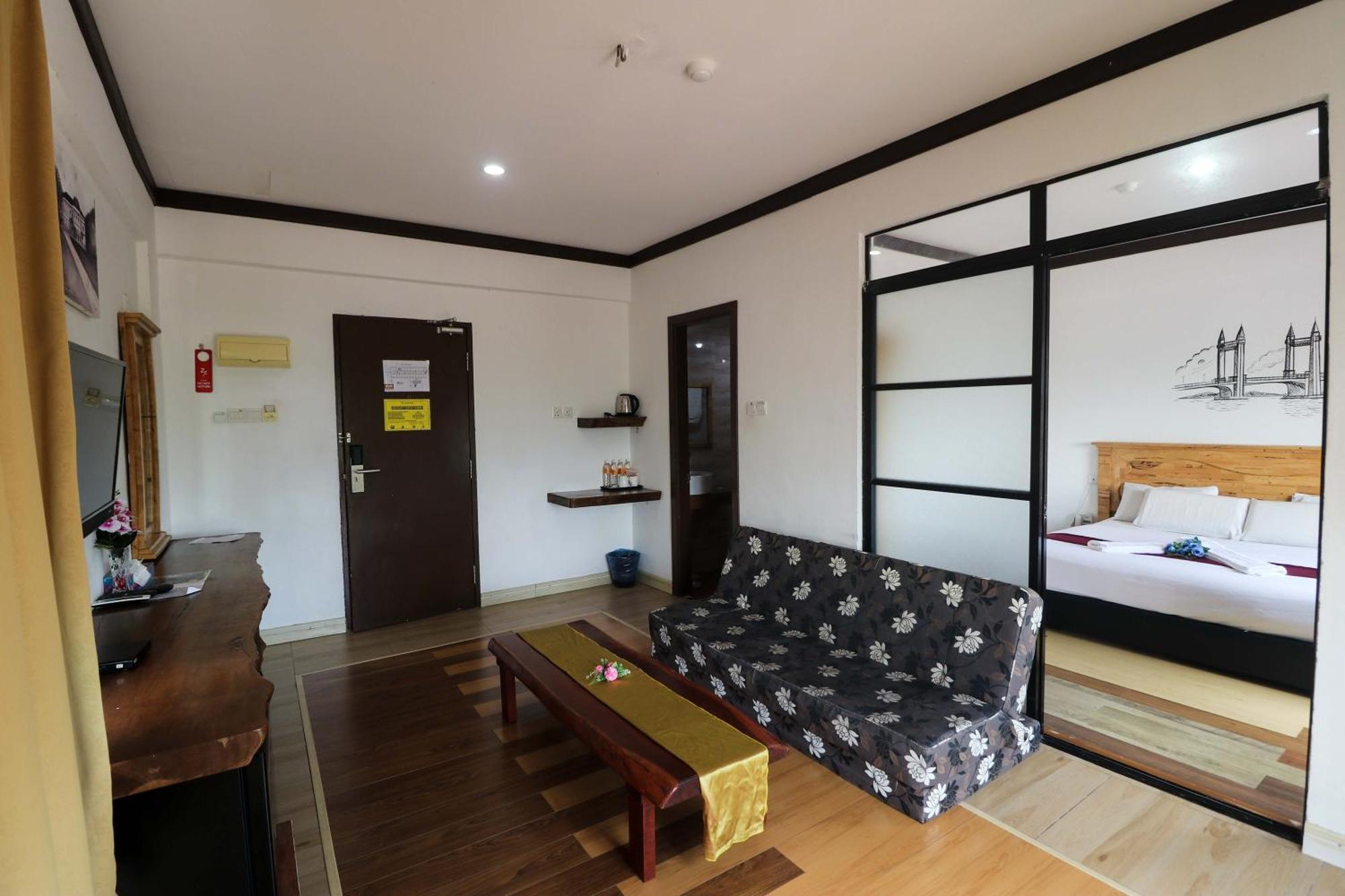 Am Transit Inn, Kuala Terengganu Exterior photo