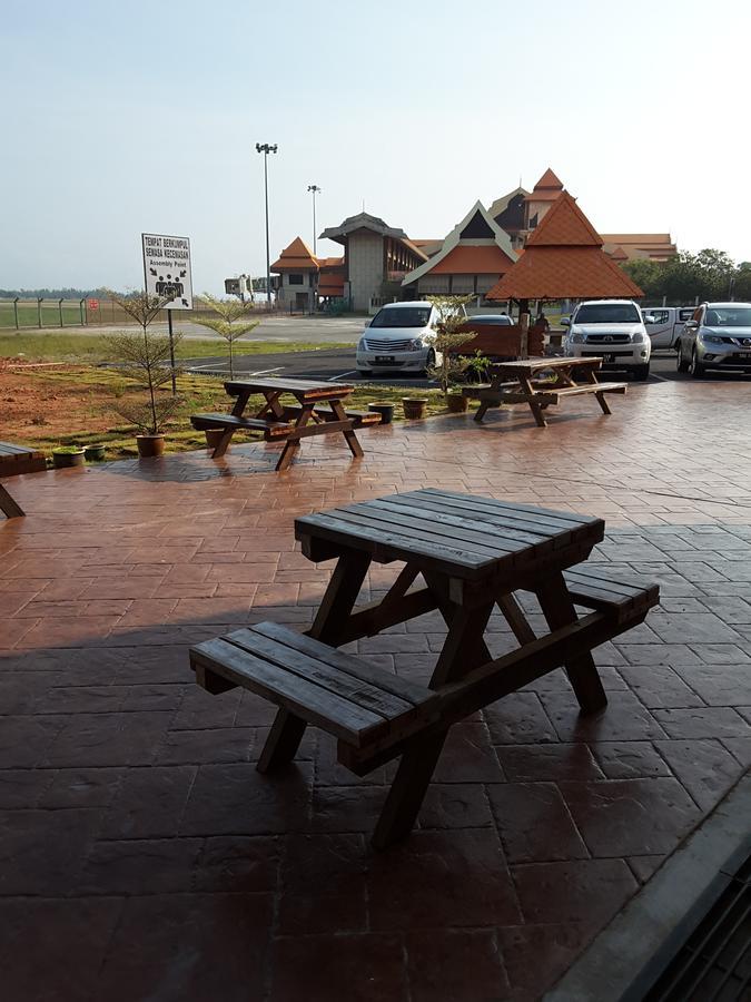 Am Transit Inn, Kuala Terengganu Exterior photo