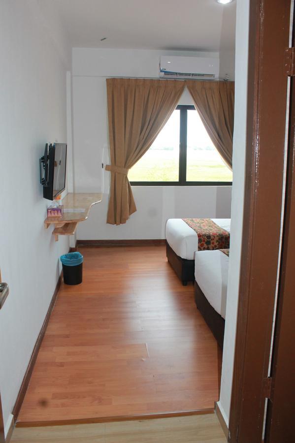 Am Transit Inn, Kuala Terengganu Exterior photo
